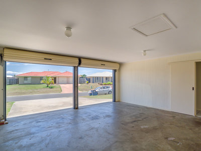 1 GWEN COURT, Urraween