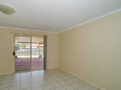 1 GWEN COURT, Urraween