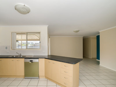 1 GWEN COURT, Urraween