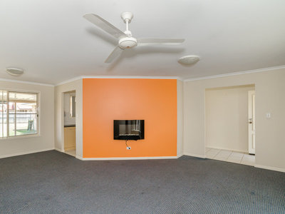 1 GWEN COURT, Urraween