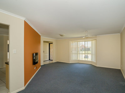 1 GWEN COURT, Urraween
