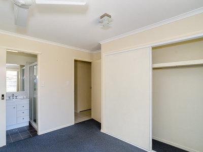 1 GWEN COURT, Urraween