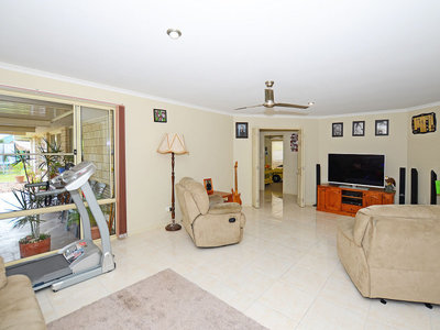 86 CARRICK WAY, Wondunna
