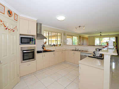 86 CARRICK WAY, Wondunna