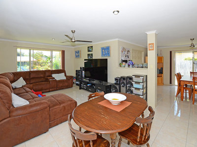 86 CARRICK WAY, Wondunna