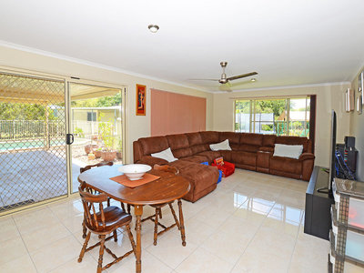 86 CARRICK WAY, Wondunna