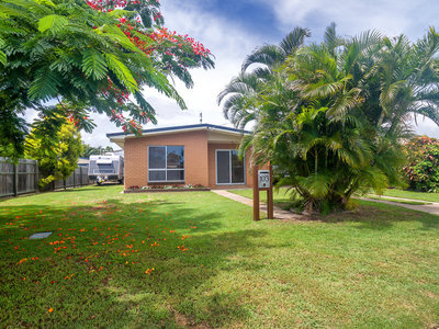 103 CUNNINGHAM STREET, Urangan