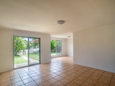 103 CUNNINGHAM STREET, Urangan