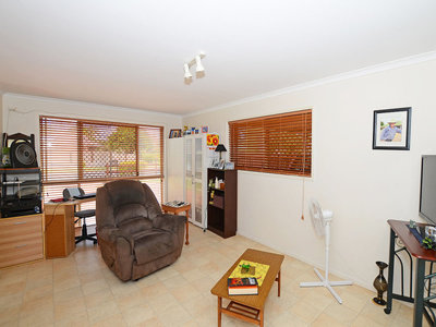 9 PARLON COURT, Kawungan