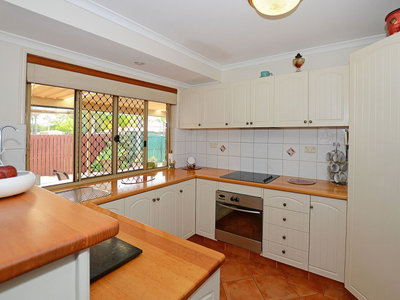 9 PARLON COURT, Kawungan