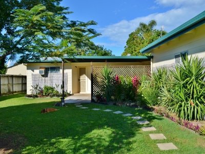 8 MAPLE STREET, Pialba