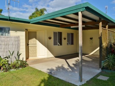 8 MAPLE STREET, Pialba
