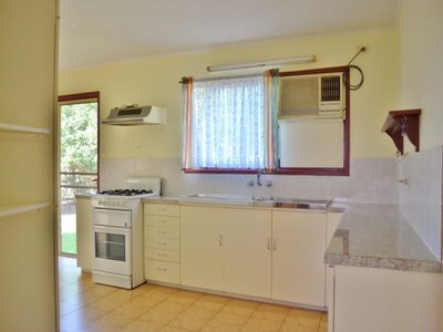 8 MAPLE STREET, Pialba