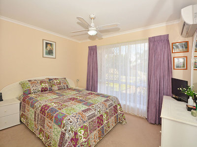 7 LAKESIDE COURT, Torquay