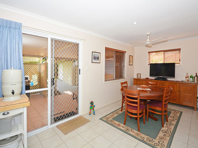 7 LAKESIDE COURT, Torquay