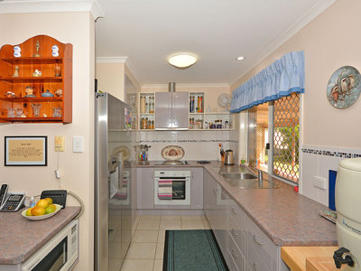 7 LAKESIDE COURT, Torquay