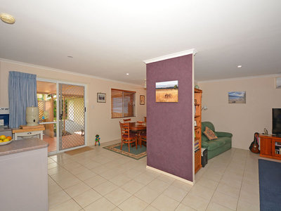 7 LAKESIDE COURT, Torquay
