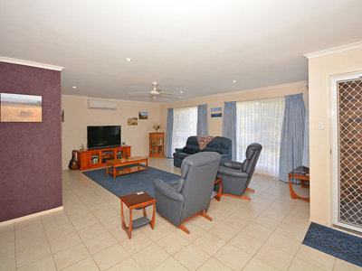 7 LAKESIDE COURT, Torquay