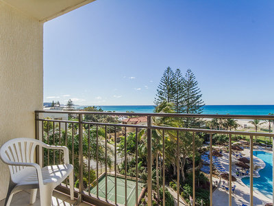 4C / 973 Gold Coast Hwy., Palm Beach