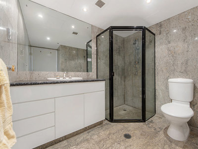 4C / 973 Gold Coast Hwy., Palm Beach