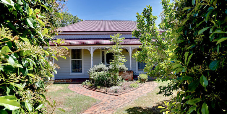 12 Clifton Street, Euroa