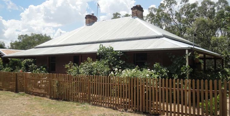 8 Tulip Street, Violet Town
