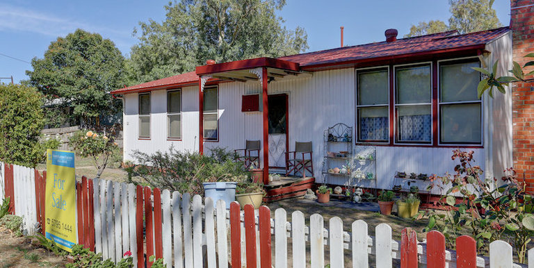 12 Railway Street, Euroa