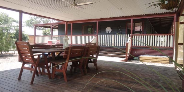77 Shiffner Street, Violet Town