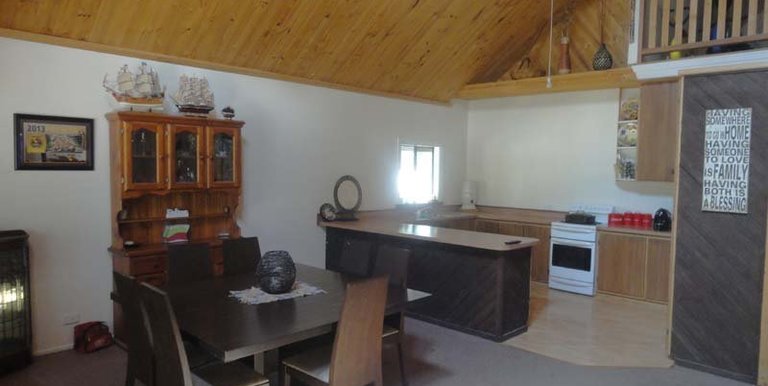 77 Shiffner Street, Violet Town