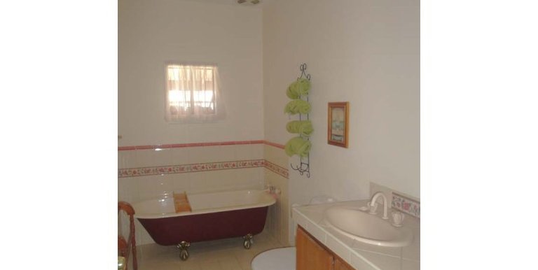 77 Shiffner Street, Violet Town