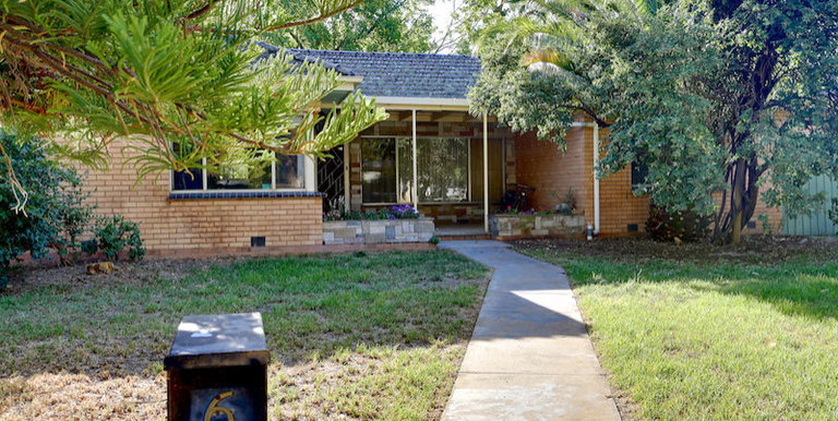 6 Hyacinth Street, Violet Town