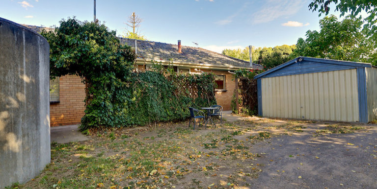 6 Hyacinth Street, Violet Town