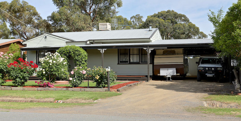 10 Hinton Street, Euroa