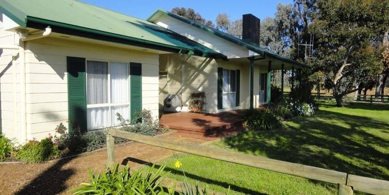 886 Downs Road, Violet Town