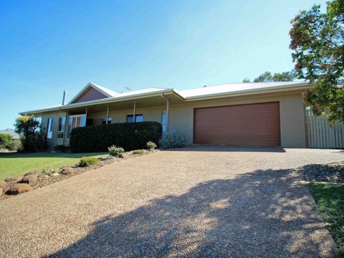 22 Countryview Drive, Atherton