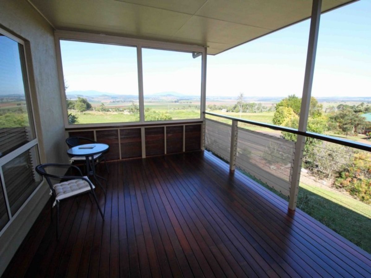 22 Countryview Drive, Atherton