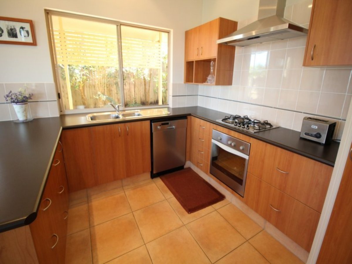 22 Countryview Drive, Atherton
