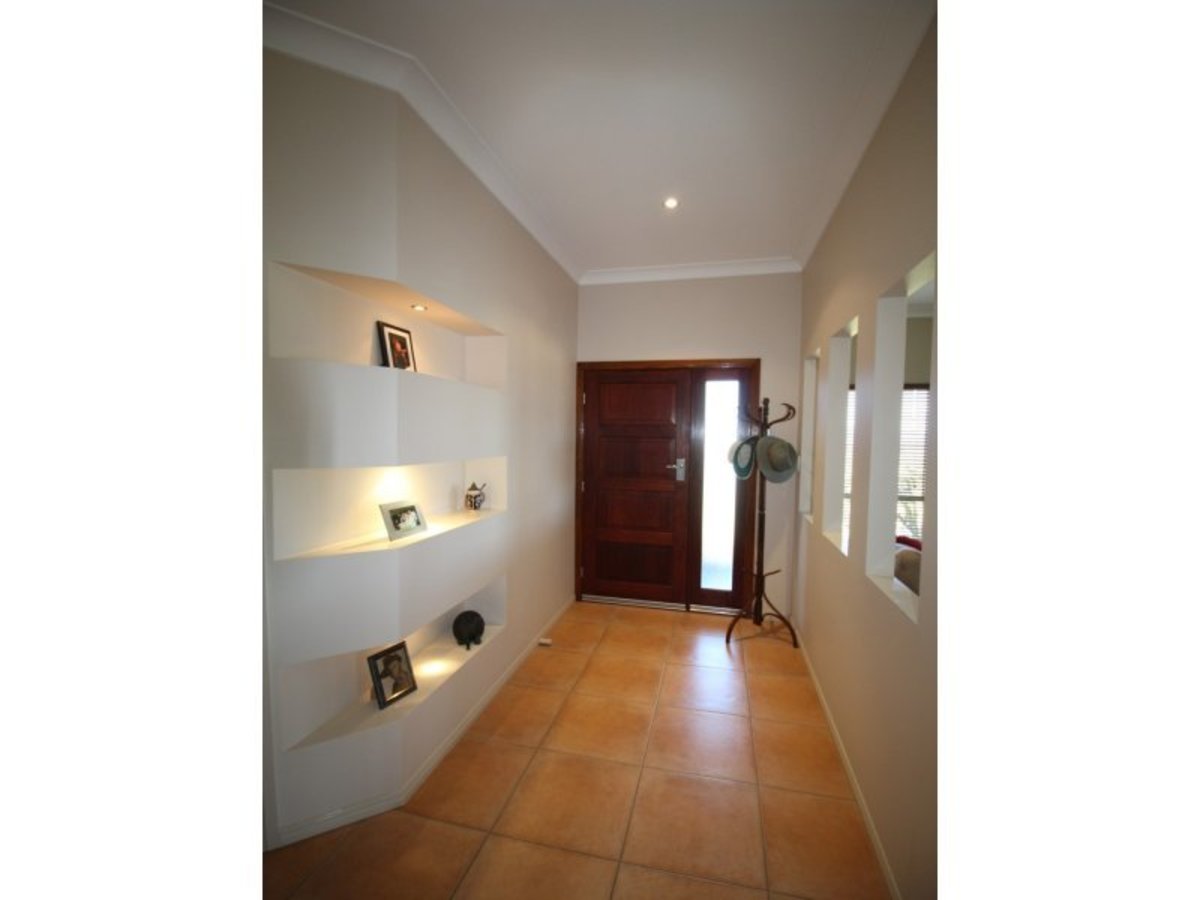 22 Countryview Drive, Atherton