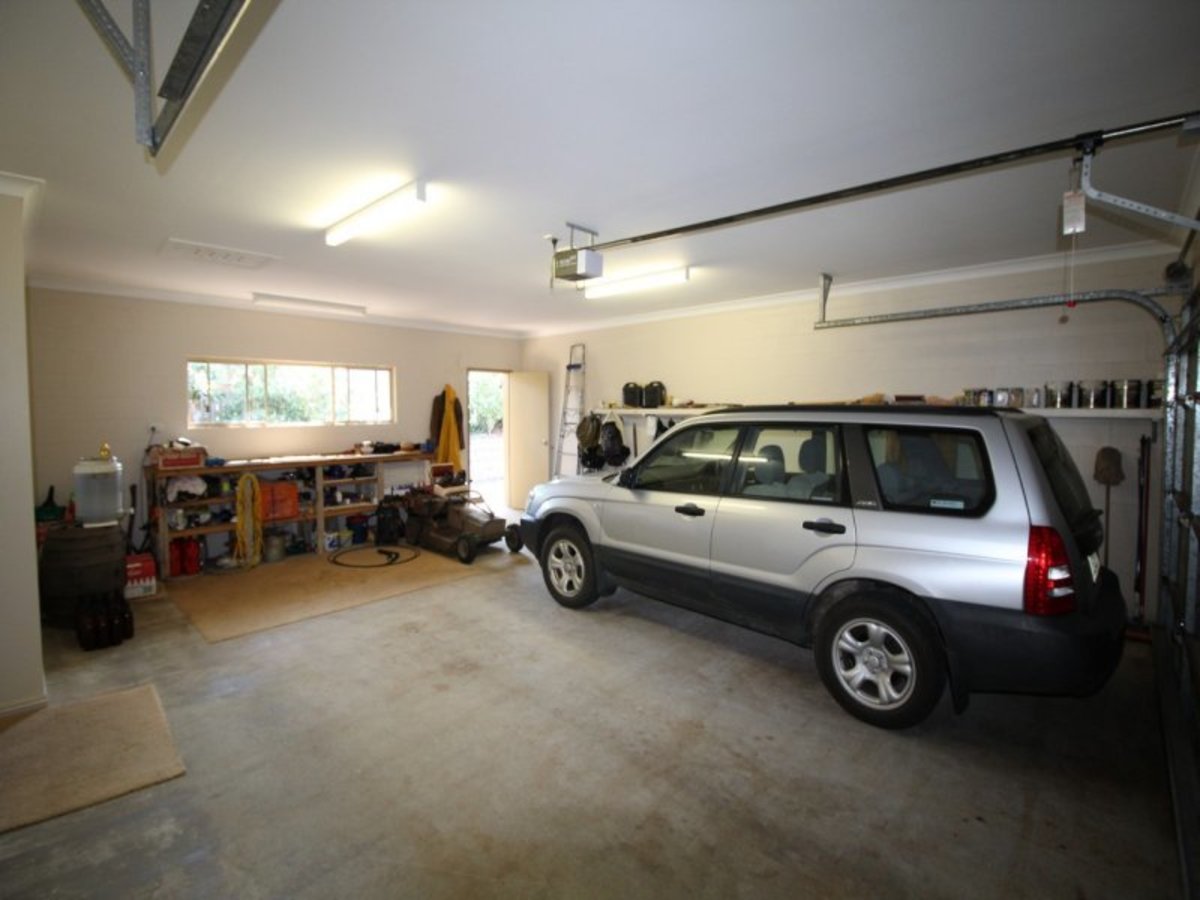 22 Countryview Drive, Atherton