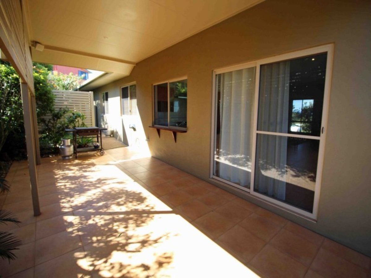22 Countryview Drive, Atherton