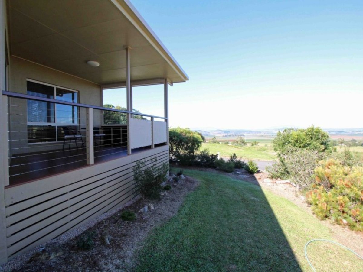 22 Countryview Drive, Atherton