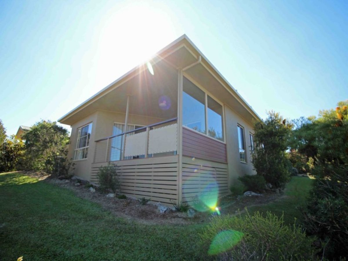 22 Countryview Drive, Atherton