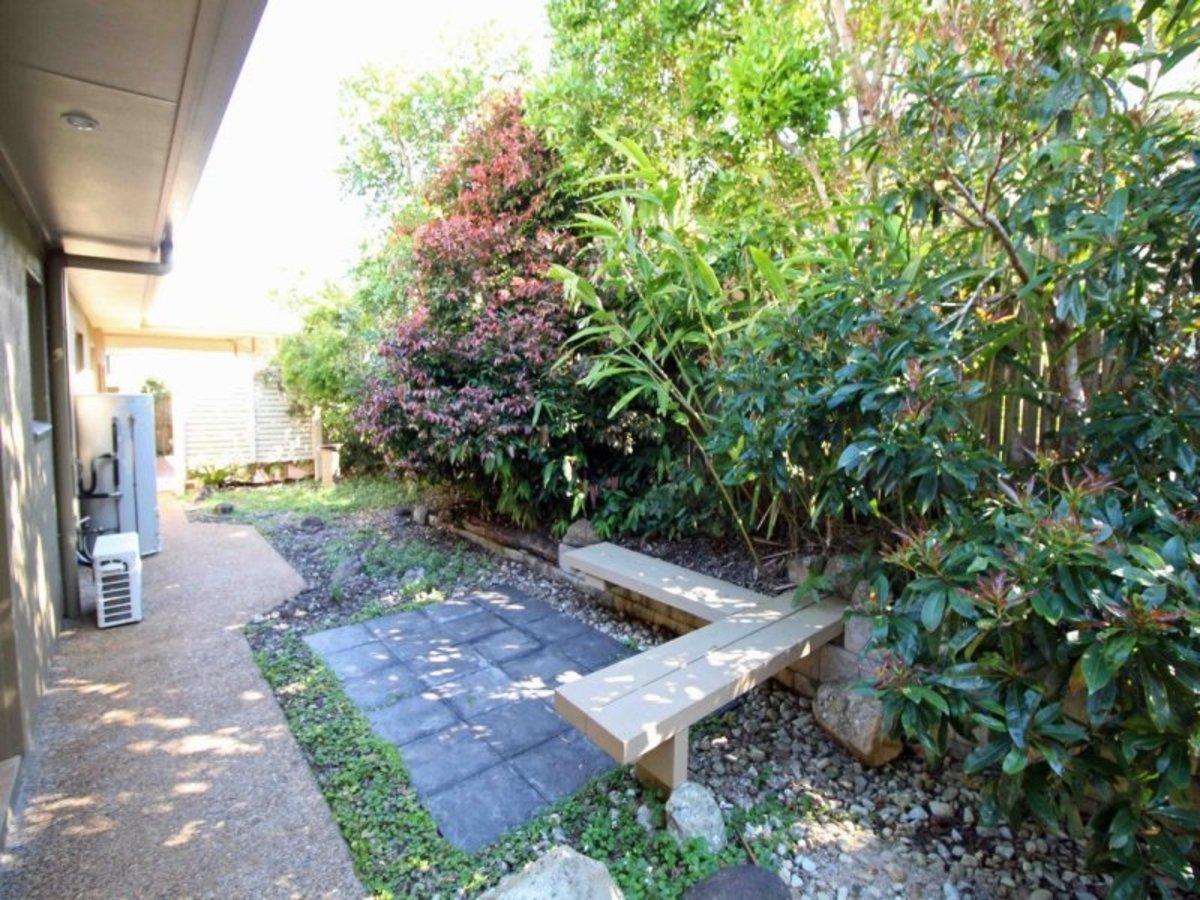 22 Countryview Drive, Atherton