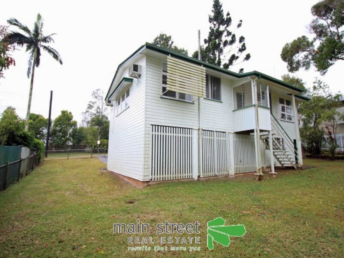 129 Robert Street, Atherton