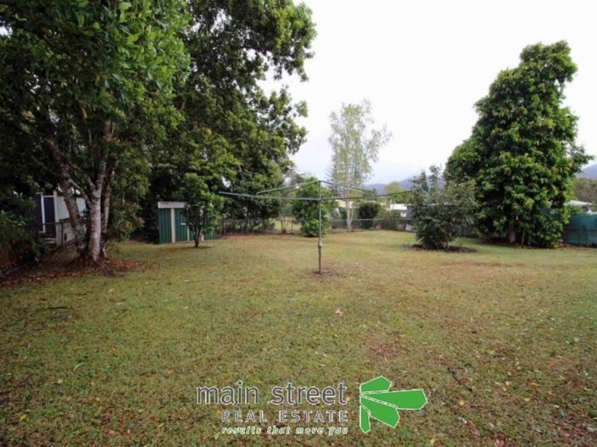 129 Robert Street, Atherton