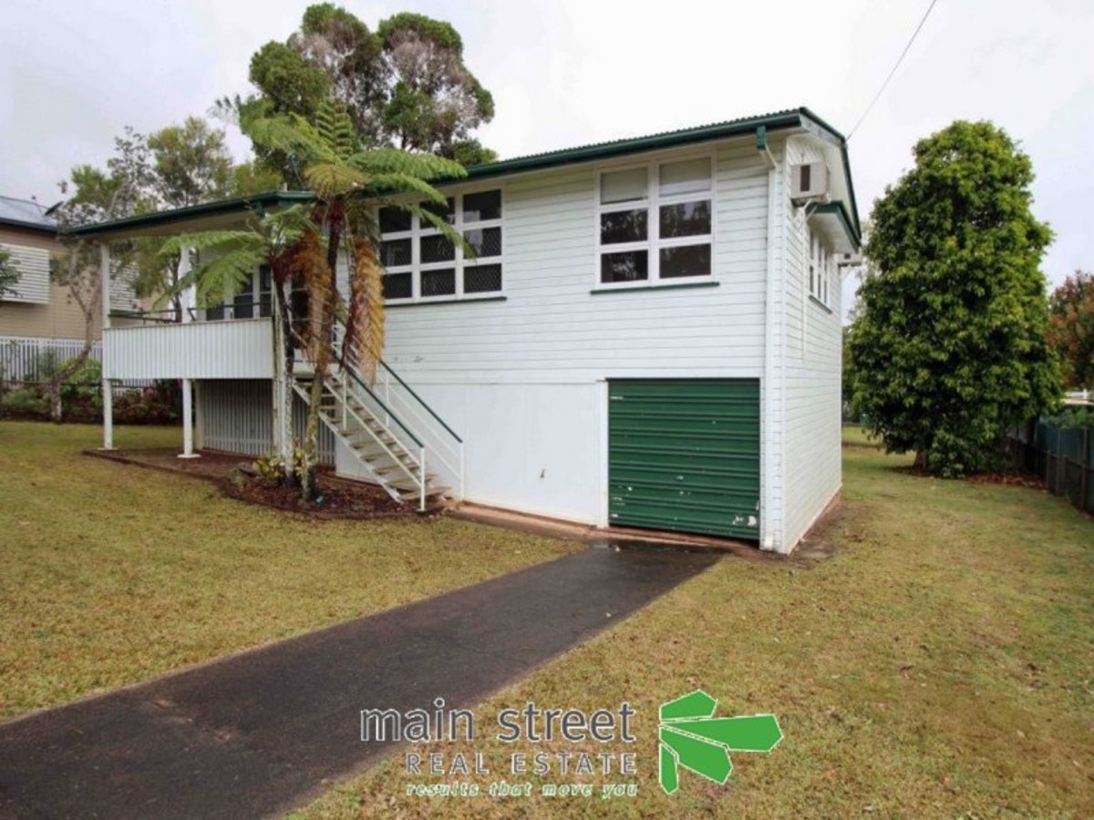 129 Robert Street, Atherton