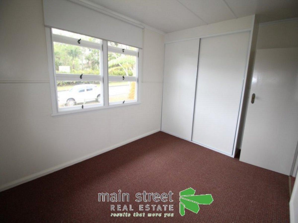 129 Robert Street, Atherton