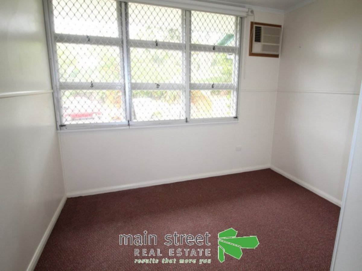 129 Robert Street, Atherton