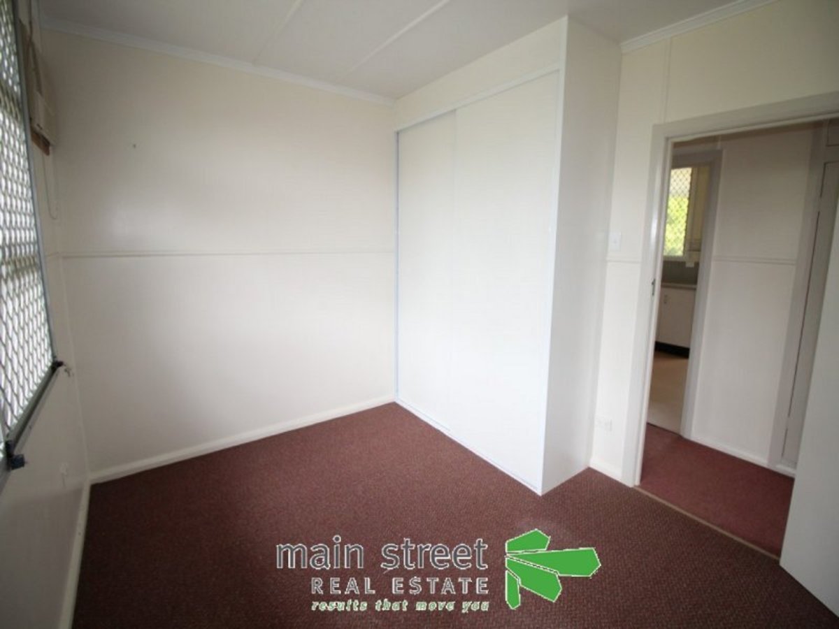 129 Robert Street, Atherton