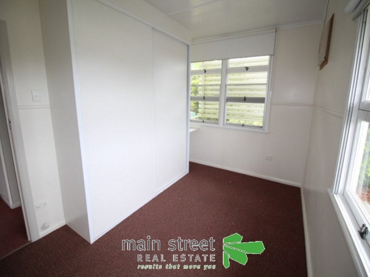129 Robert Street, Atherton